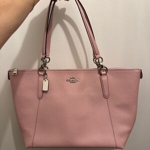 Coach tote 🤍🎀 BNWT